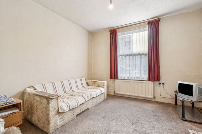 3, Groton Road, London photo 2
