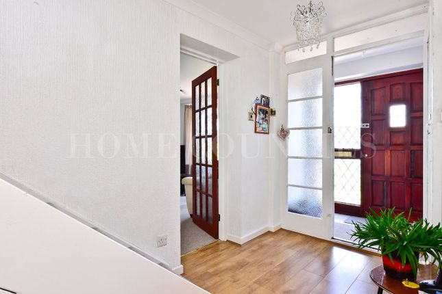 55, Tempest Avenue, Potters Bar photo 4