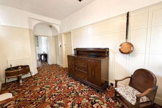 302, Brooklands Road, Trafford photo 4