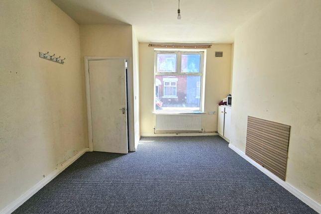 8, Thornwood Avenue, Manchester photo 2