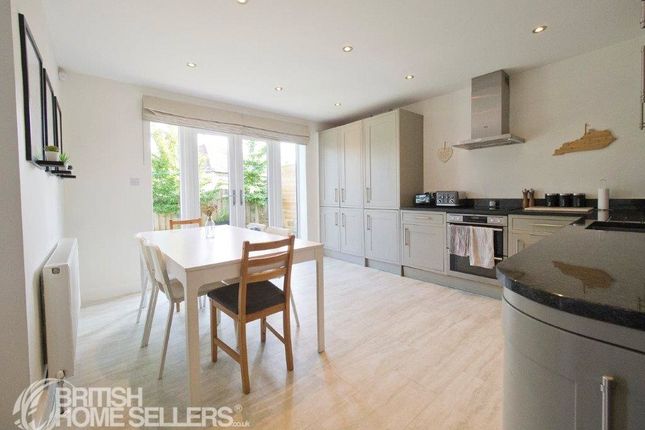 14, Cross Lane, Keighley photo 2