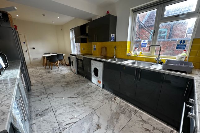 Room 3, Leicester photo 5