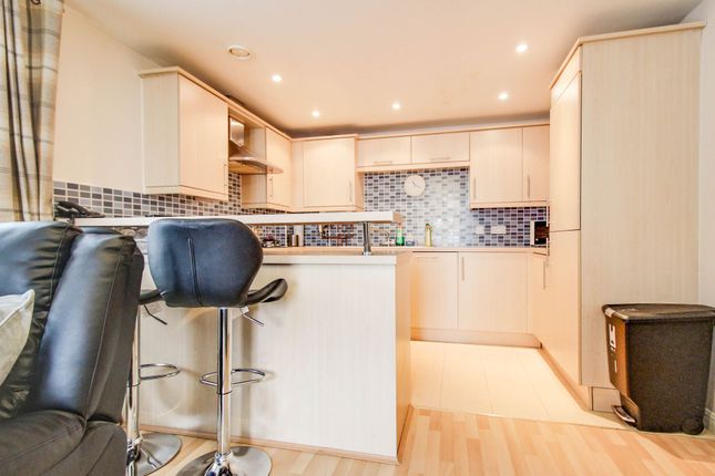 17 Brunel Crescent, Swindon photo 4