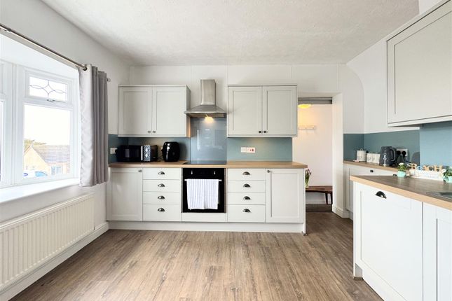 3, Greenbank Crescent, Newquay photo 3