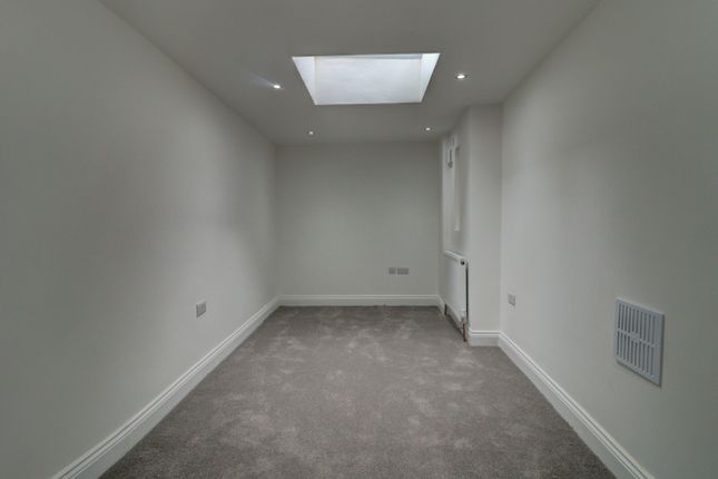 Flat 1, 86a,, Easton Street, Buckinghamshire photo 4