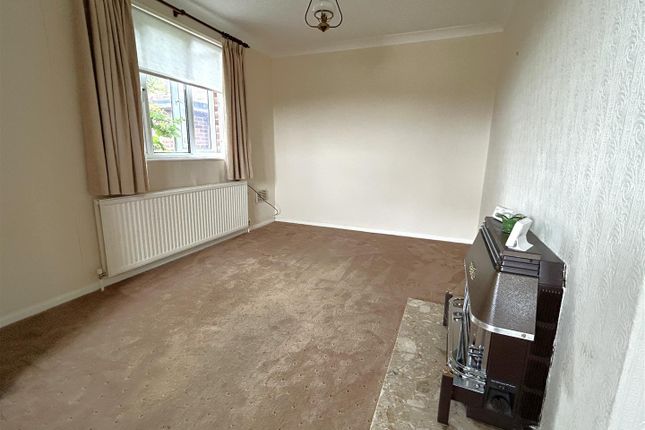 19, Caernarvon Drive, Doncaster photo 5