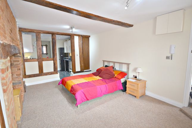 Flat 5, Grace Court, Burnham photo 4
