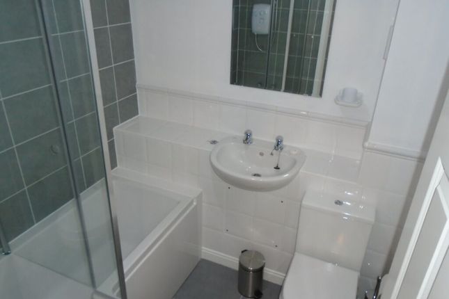 Room 5, 27, Aspen Grove, Aldershot photo 5