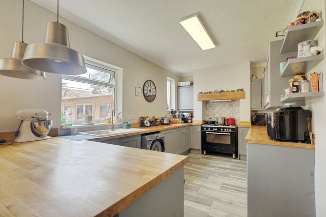 88, Lifstan Way, Southend-on-sea photo 4