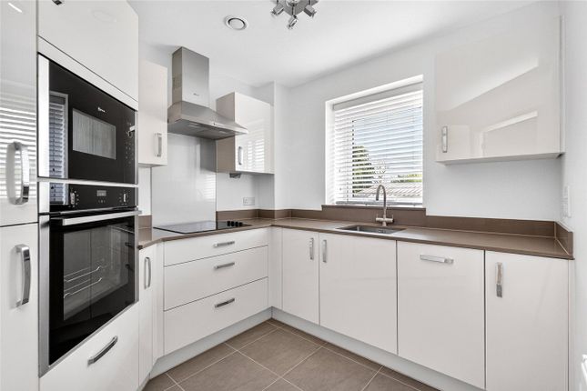 Flat 20, Campbell House, 24, Queens Road, Surrey photo 2