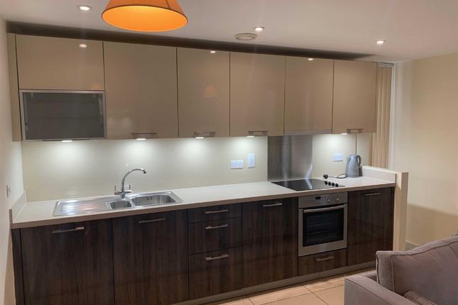 Apt 575, Spectrum, Blackfriars Road photo 4