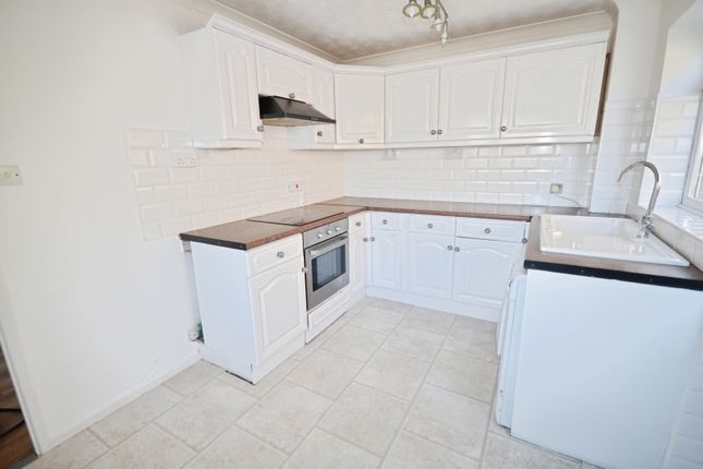 3, Milton Avenue, Swadlincote photo 4