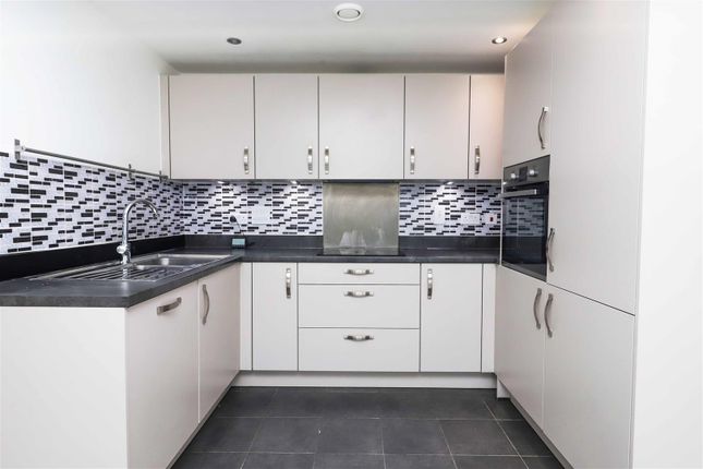 Flat 63, Walsham Court, Perkins Gardens, Ickenham photo 3