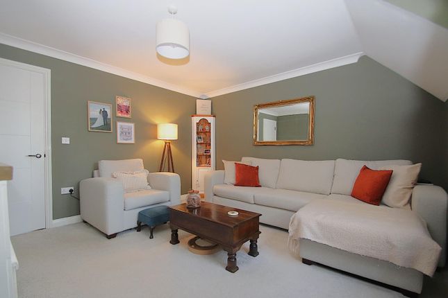 25, Daisy Fields, Eastleigh photo 4
