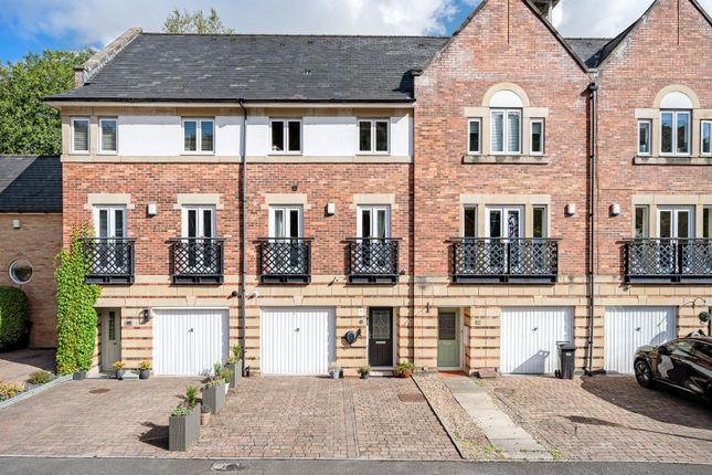 58 Threadfold Way External-2.Jpg