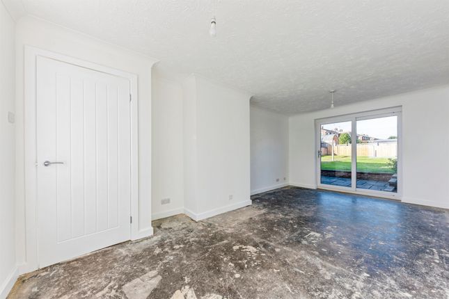 72, Goodliff Road, Grantham photo 3