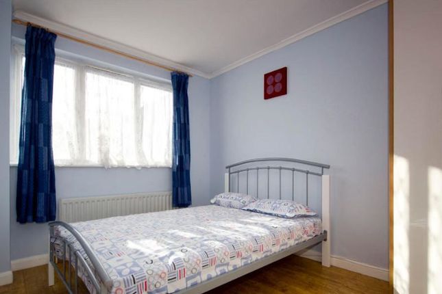 Thumbnail Terraced house to rent in Somerford Way, Rotherhithe