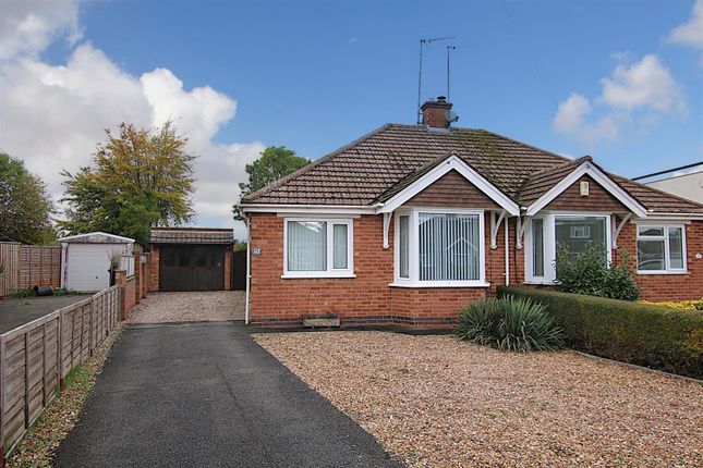 2-bed bungalow on Park Lane, Northampton, £275,000