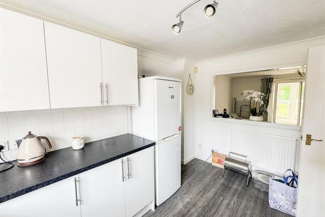 28, Redwell Avenue, Bexhill-On-Sea photo 4