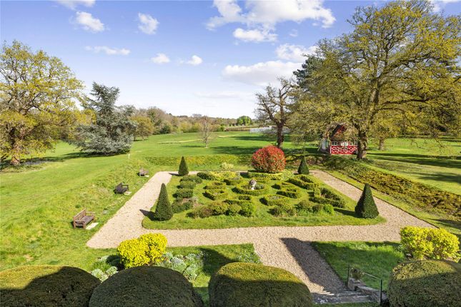 4 Chorleywood House,, Chorleywood House Drive, Rickmansworth photo 4