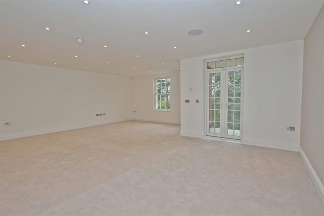 3, Longwood Court, Ickenham photo 4