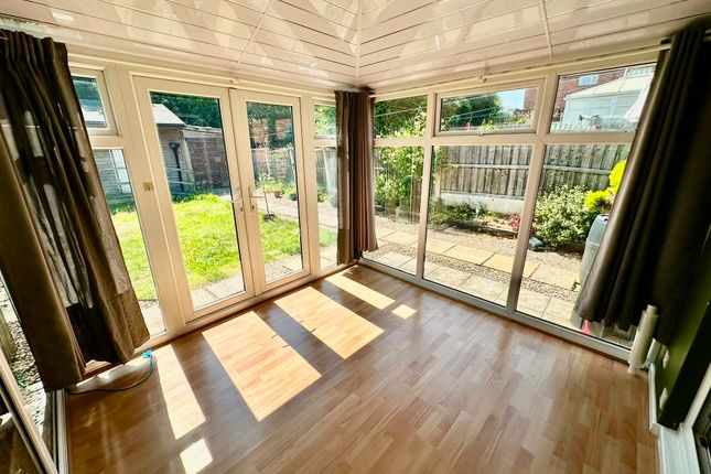10, Rookwood Terrace, LEEDS photo 5