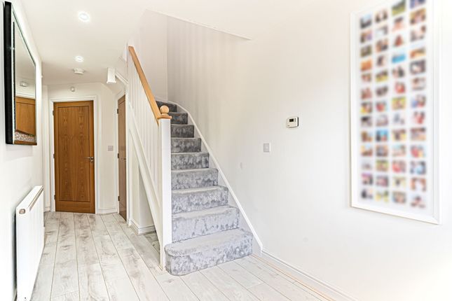 102 Highfields, Porth photo 4