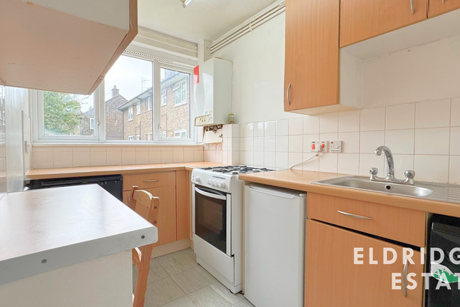 56 Lamport Close, London photo 3