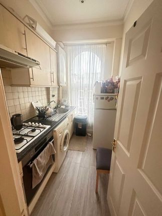 Flat 7, High Street, London photo 4