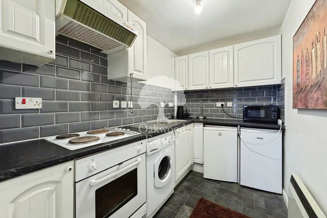 2 Milford Court, Wexham Road, Slough photo 2