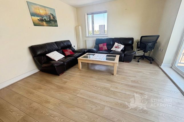 56, Sundeala Close, Surrey photo 5