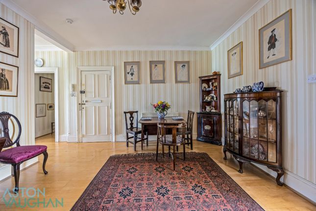 Flat 5, 4 Chichester Terrace, East Sussex photo 4