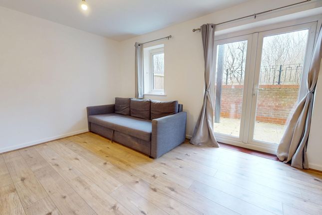 15, Ryeland Way, Ashford photo 4