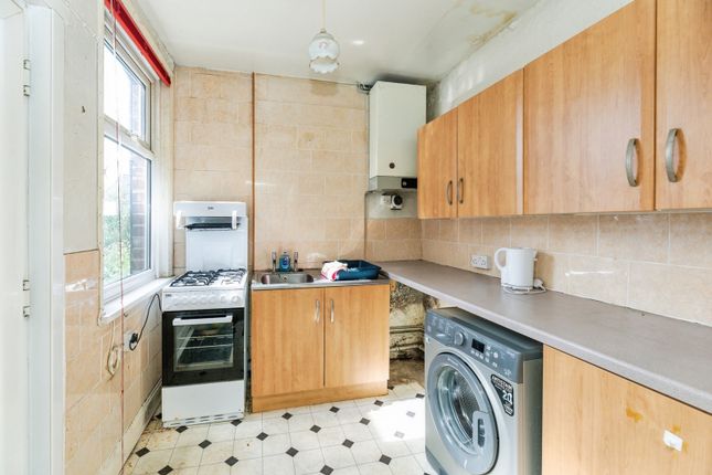 89, Firth Park Crescent, South Yorkshire photo 3