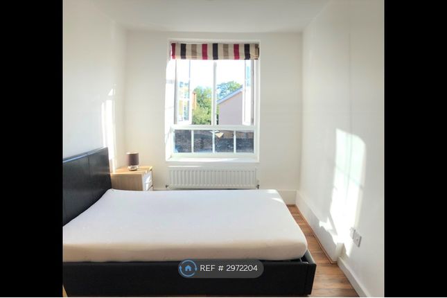 Flat, Gedling House East Dulwich Estate, London photo 5