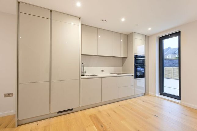 38 Kings Mews,, Loats Road, London photo 5