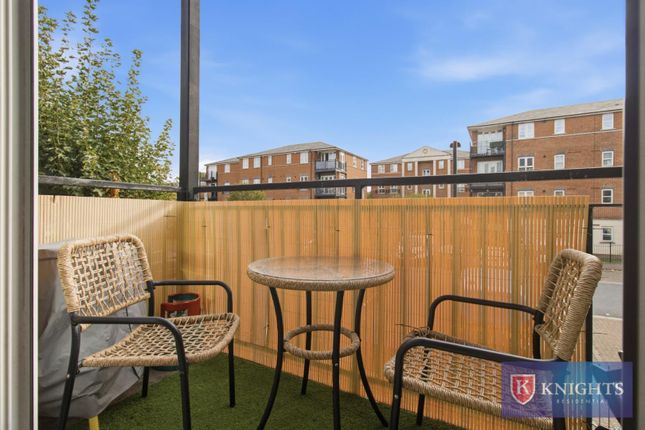 Flat 3 5, Gareth Drive, London photo 4