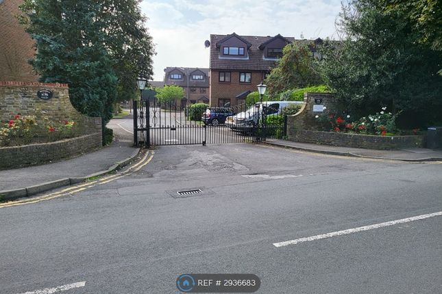 Benwell Court, Sunbury-On-Thames photo 2