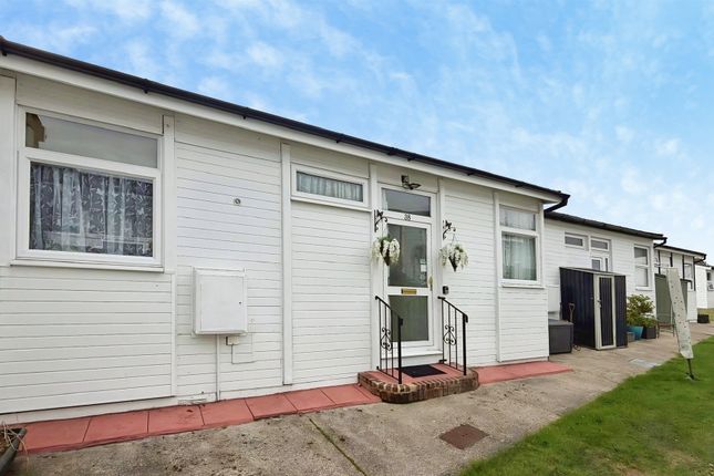 2-bed caravan on 38, Castle Hill Park, London Road, Clacton-On-Sea, £70,000