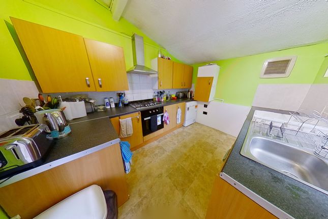 19 Kelso Road, Leeds photo 3