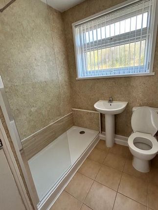 Shower Room.Jpg