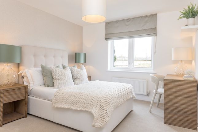 27, Thorpe Lea Road, Egham, Tw20 8Hy photo 3