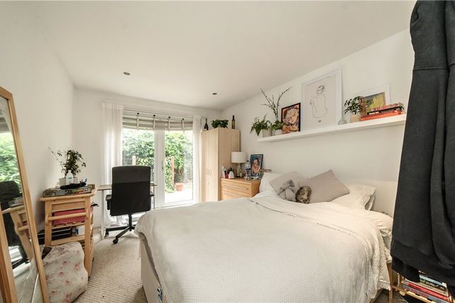 Basement Flat, 81, Railton Road, London photo 3
