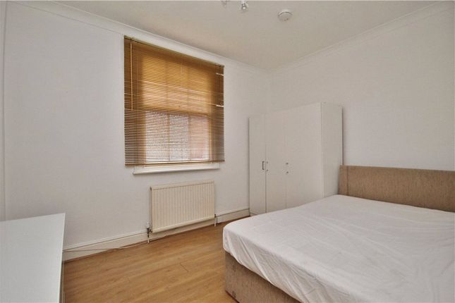 Garden Flat, 23, Baillie Road, Surrey photo 3