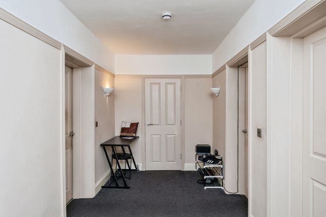 Apartment 2, 48, High Street, Flintshire photo 3