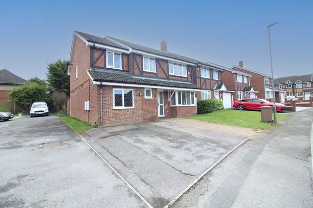Detached house for sale in Swan Mead, Luton