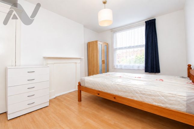 5, Stroud Green Road, London photo 4