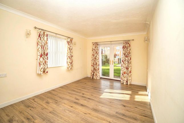 Flat 1, Jenner Court,, Stavordale Road, Dorset photo 4