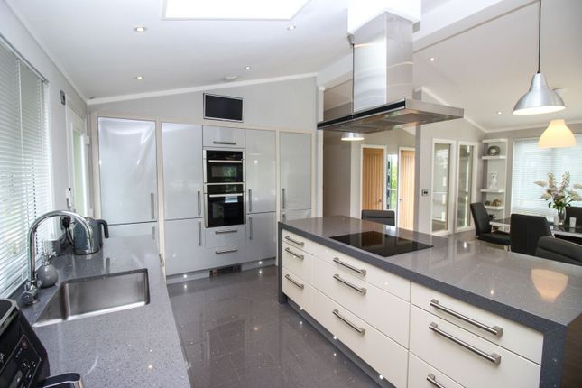 1, Heron Lakes Luxury Lodge Park, Routh, Beverley photo 2