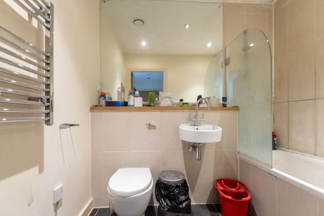 Apartment 303 St Martins Gate, 5, Worcester Street, Birmingham photo 5